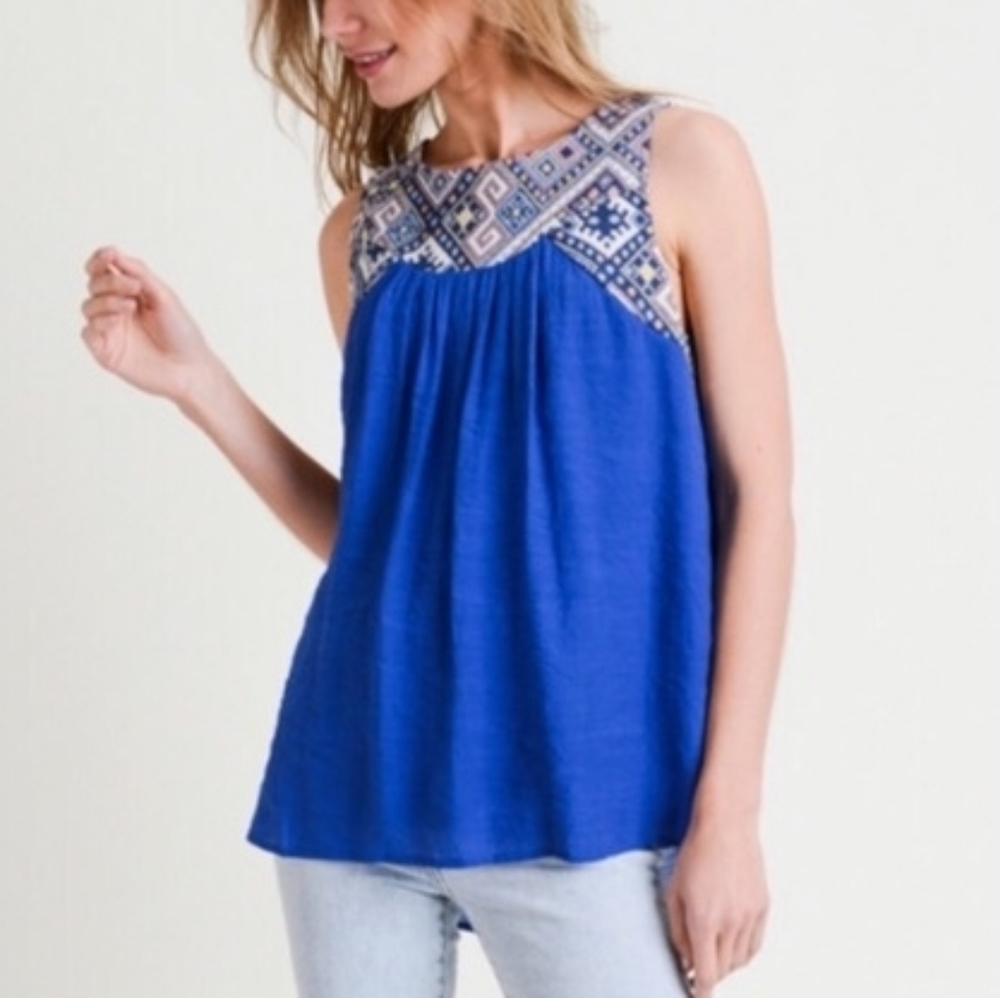 Doe & Rae Embroidered Crinkle Top - Picture 3 of 16